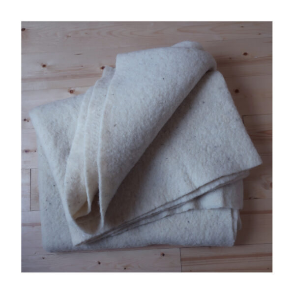 • couverture blanche Ouessant • feutrée 220x165cm